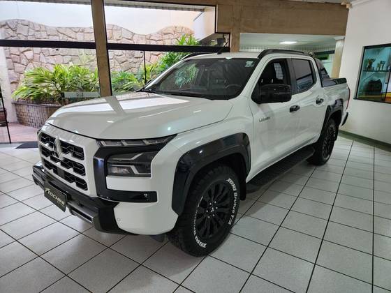 MITSUBISHI TRITON 2.4 BITURBO DIESEL CD KATANA 4X4 AUTOMÁTICO